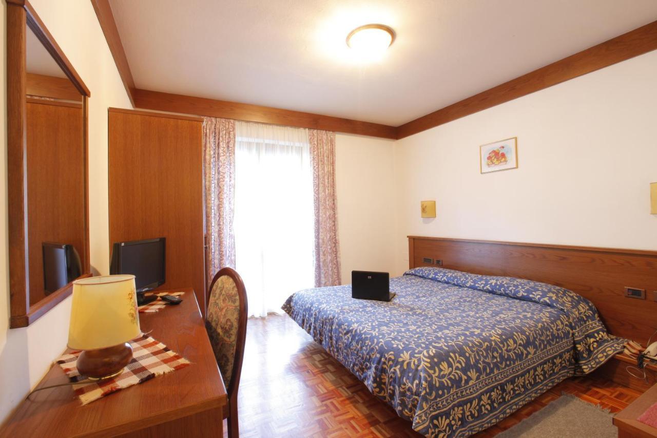 Hotel Carlone Breguzzo Luaran gambar