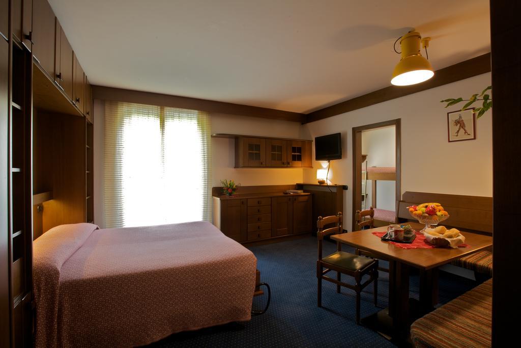Hotel Carlone Breguzzo Luaran gambar